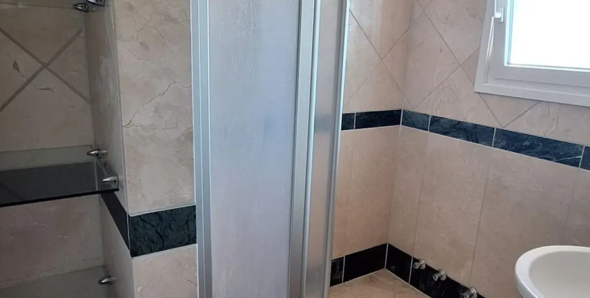 Sale of detached villa in El Chaparral 13