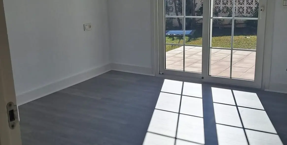 Sale of detached villa in El Chaparral 14