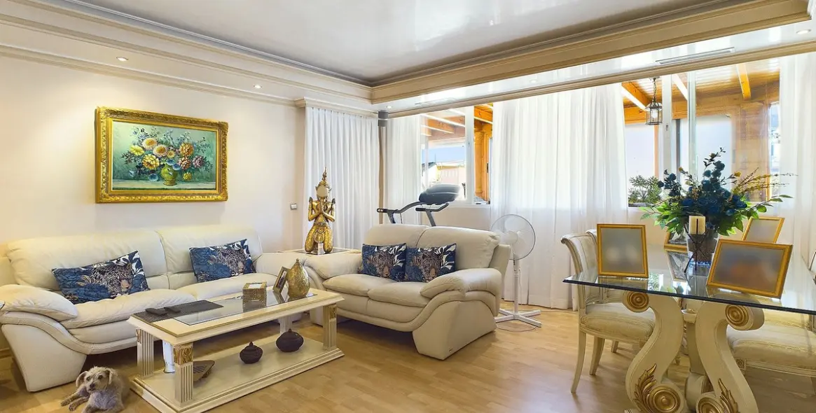 Sale of penthouse in Estepona 2