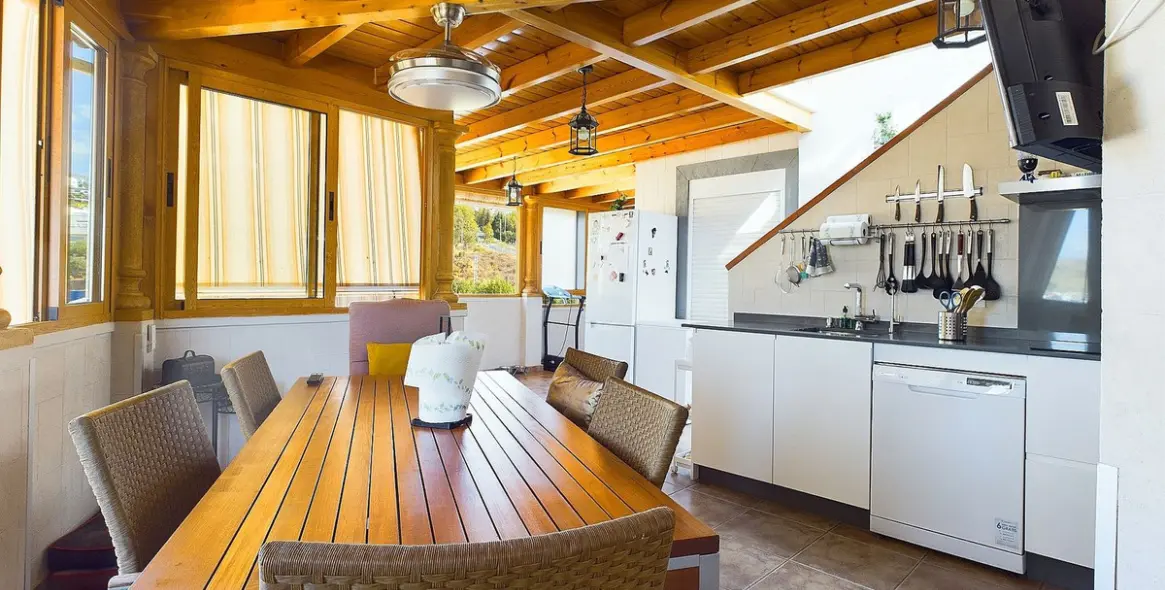 Sale of penthouse in Estepona 11