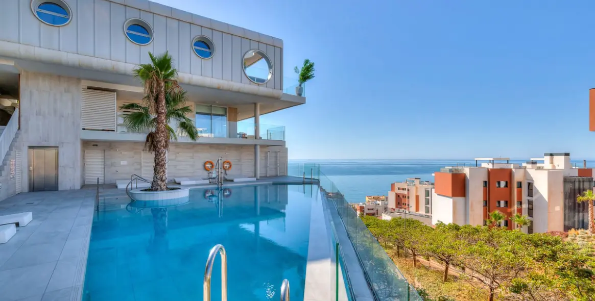 Venta de apartamento en planta media en Fuengirola 25