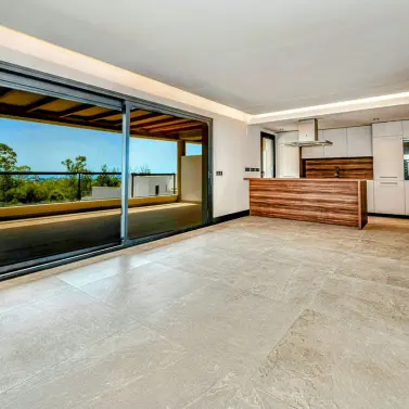 Venta de apartamento en planta media en Nueva Andalucía