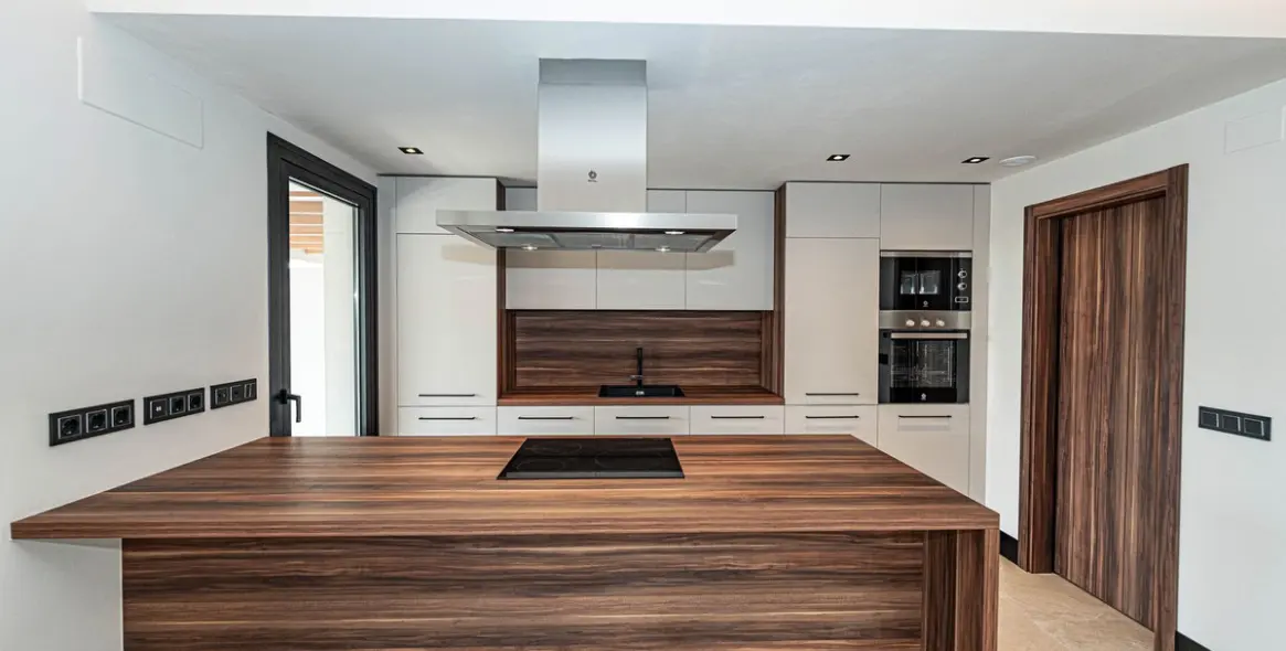 Sale of middle floor apartment in Nueva Andalucía 7