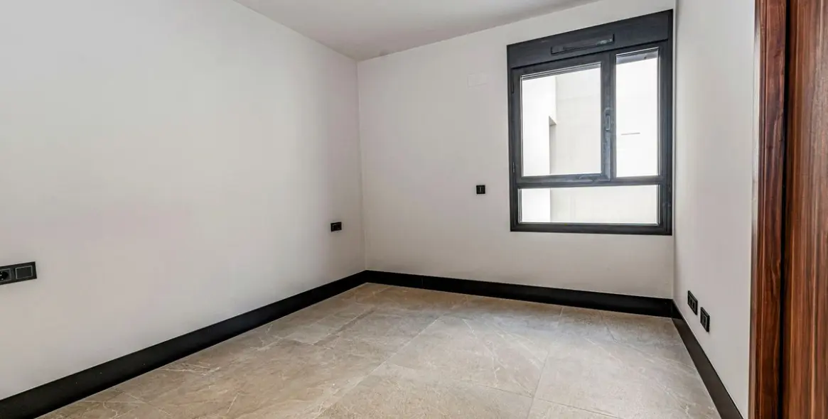 Sale of middle floor apartment in Nueva Andalucía 11