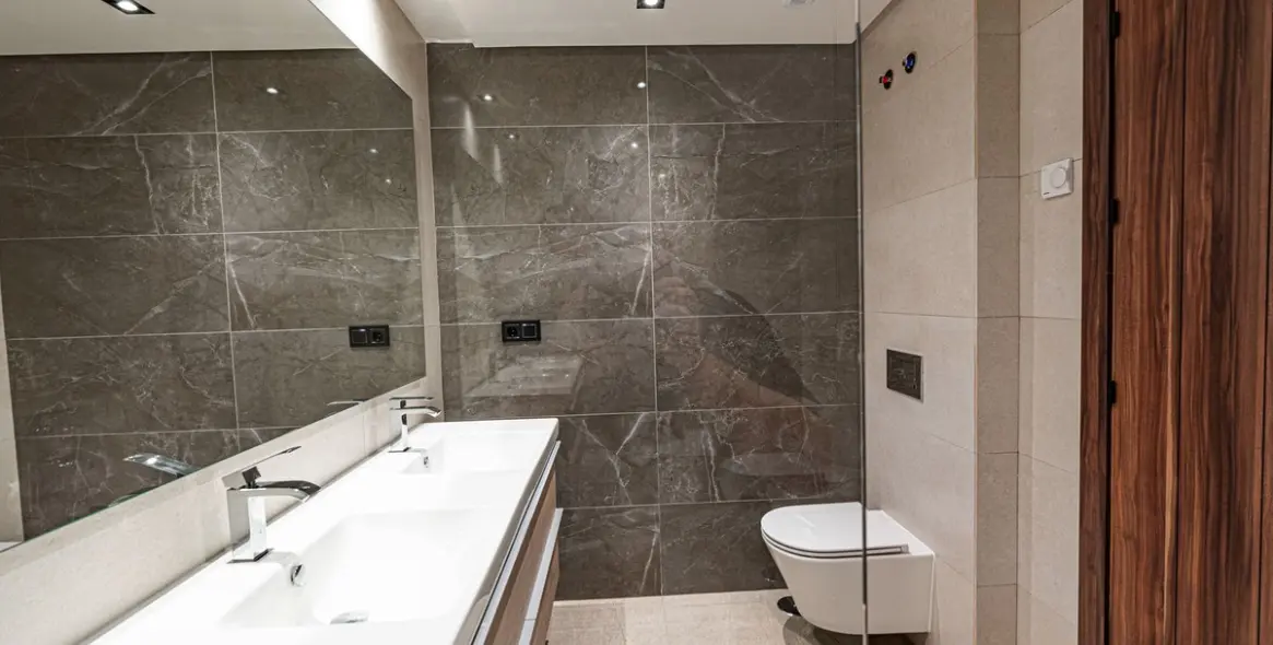 Sale of middle floor apartment in Nueva Andalucía 13