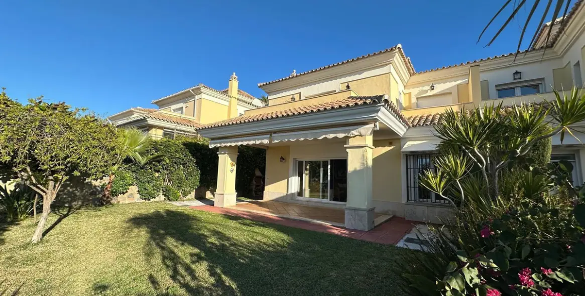Sale of townhouse in Marbella 1