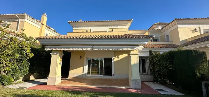 Sale of townhouse in Marbella 1