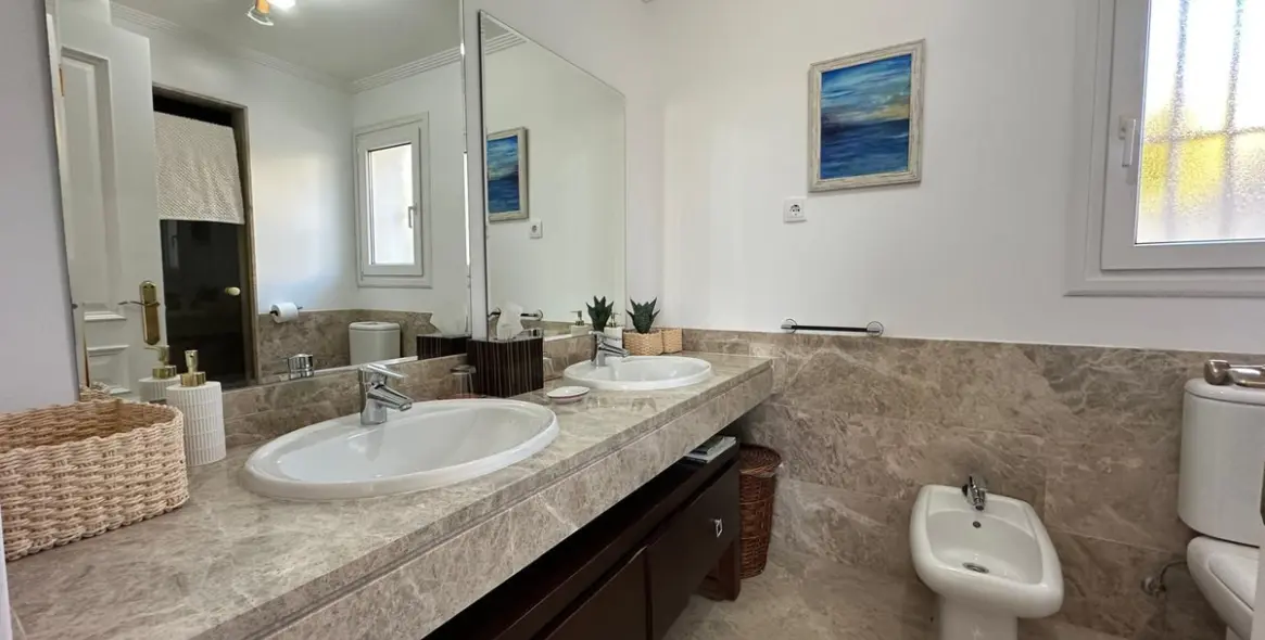 Sale of townhouse in Marbella 12
