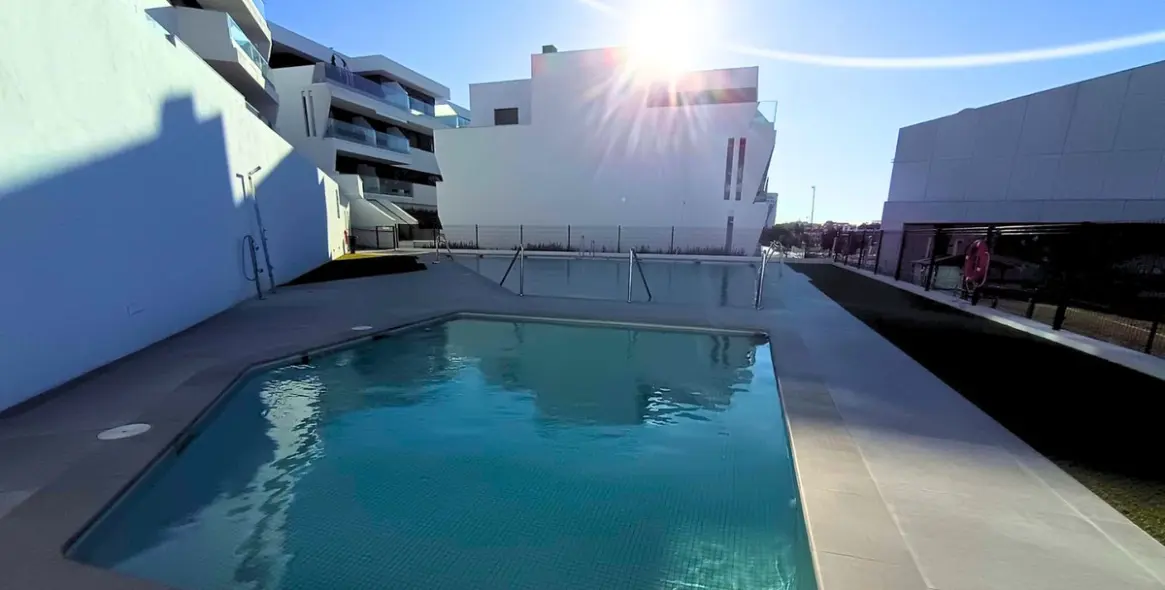 Long-term rent of penthouse in Estepona 3