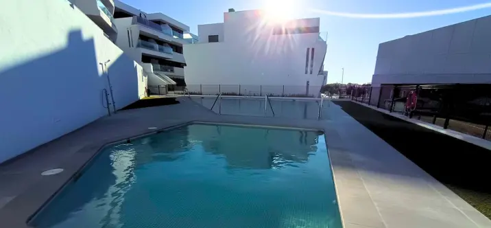 Long-term rent of penthouse in Estepona 2