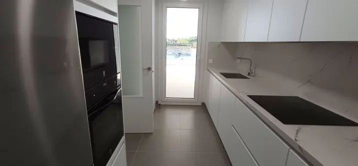 Long-term rent of penthouse in Estepona 4