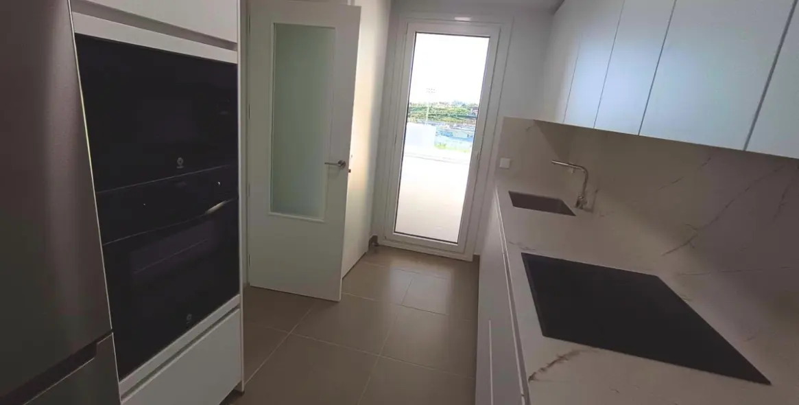 Long-term rent of penthouse in Estepona 8