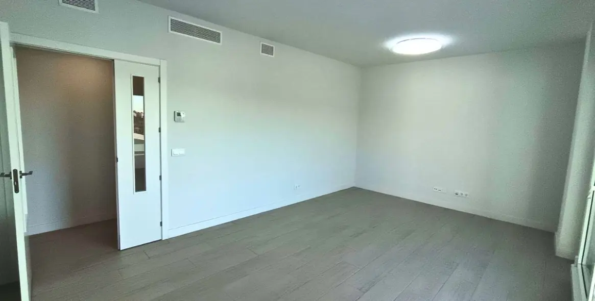 Long-term rent of penthouse in Estepona 10