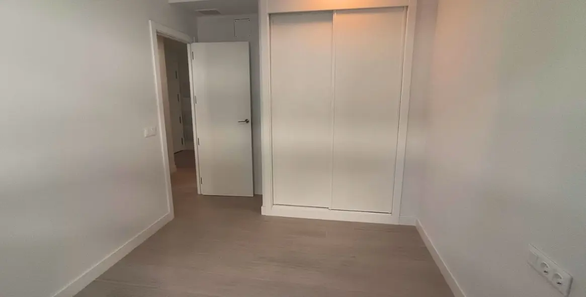 Long-term rent of penthouse in Estepona 13