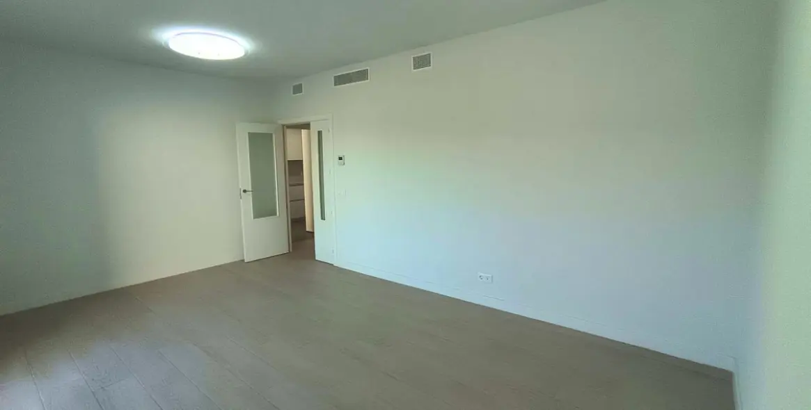 Long-term rent of penthouse in Estepona 15