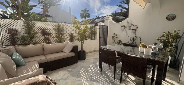 Alquiler a largo plazo de adosado en The Golden Mile 3