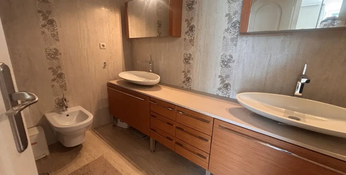 Alquiler a largo plazo de adosado en The Golden Mile 15