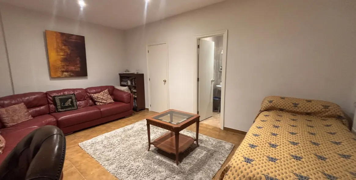 Alquiler a largo plazo de adosado en The Golden Mile 23