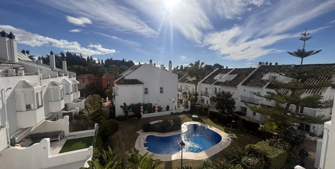 Alquiler a largo plazo de adosado en The Golden Mile 28