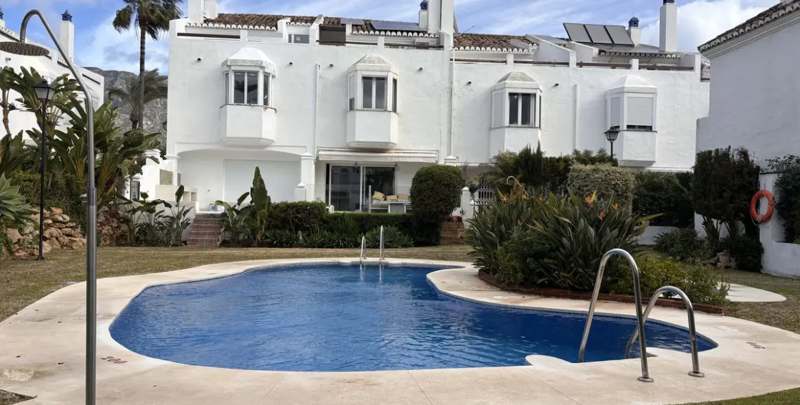 Alquiler a largo plazo de adosado en The Golden Mile 31