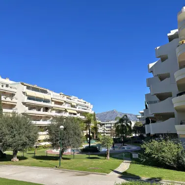 Sale of middle floor apartment in San Pedro de Alcántara