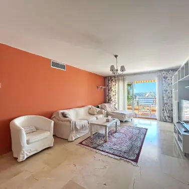 Sale of middle floor apartment in San Pedro de Alcántara