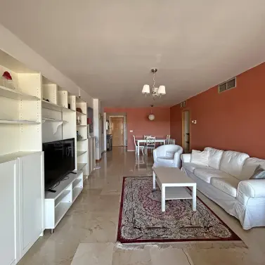 Продажа апартаментов на среднем этаже в San Pedro de Alcántara