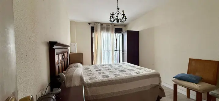 Продажа двухуровневого пентхауса в Estepona 0