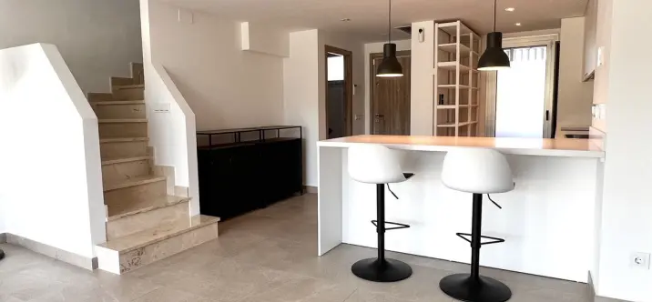 Sale of townhouse in Estepona 2