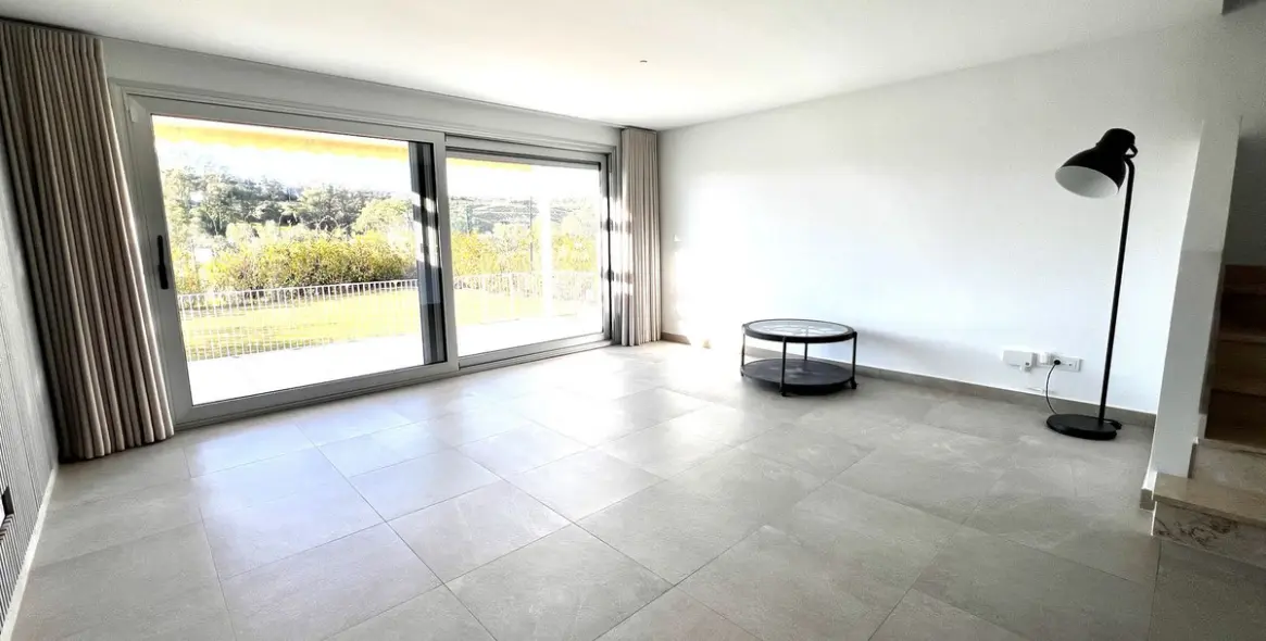 Sale of townhouse in Estepona 12