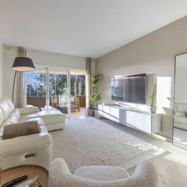 Venta de apartamento en planta media en Elviria