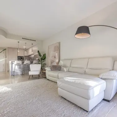 Venta de apartamento en planta media en Elviria