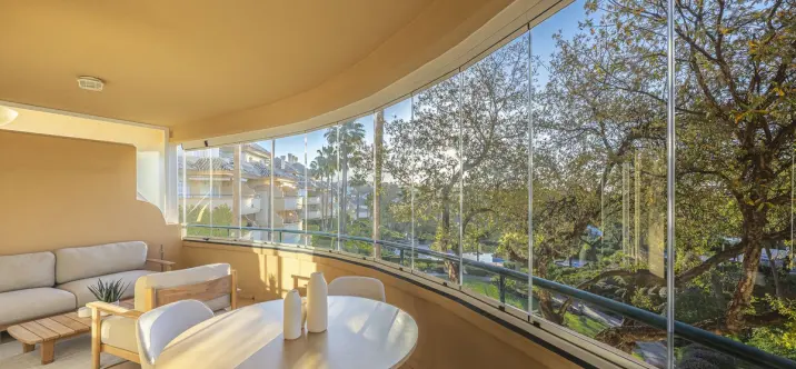 Venta de apartamento en planta media en Elviria 3