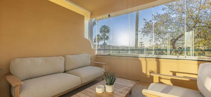 Venta de apartamento en planta media en Elviria 4