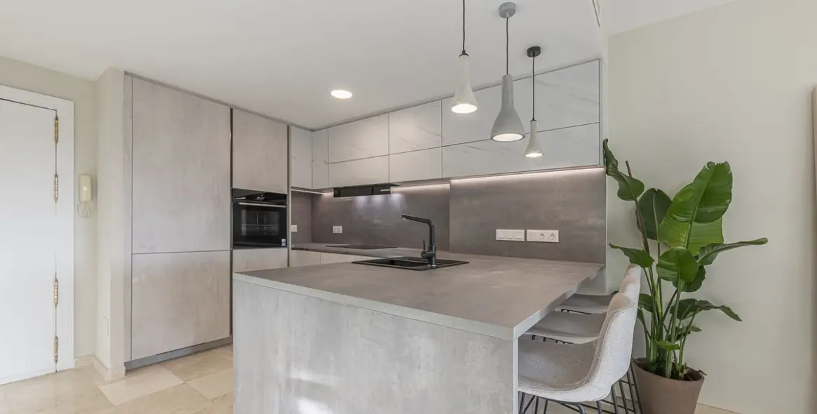 Продажа апартаментов на среднем этаже в Elviria 9