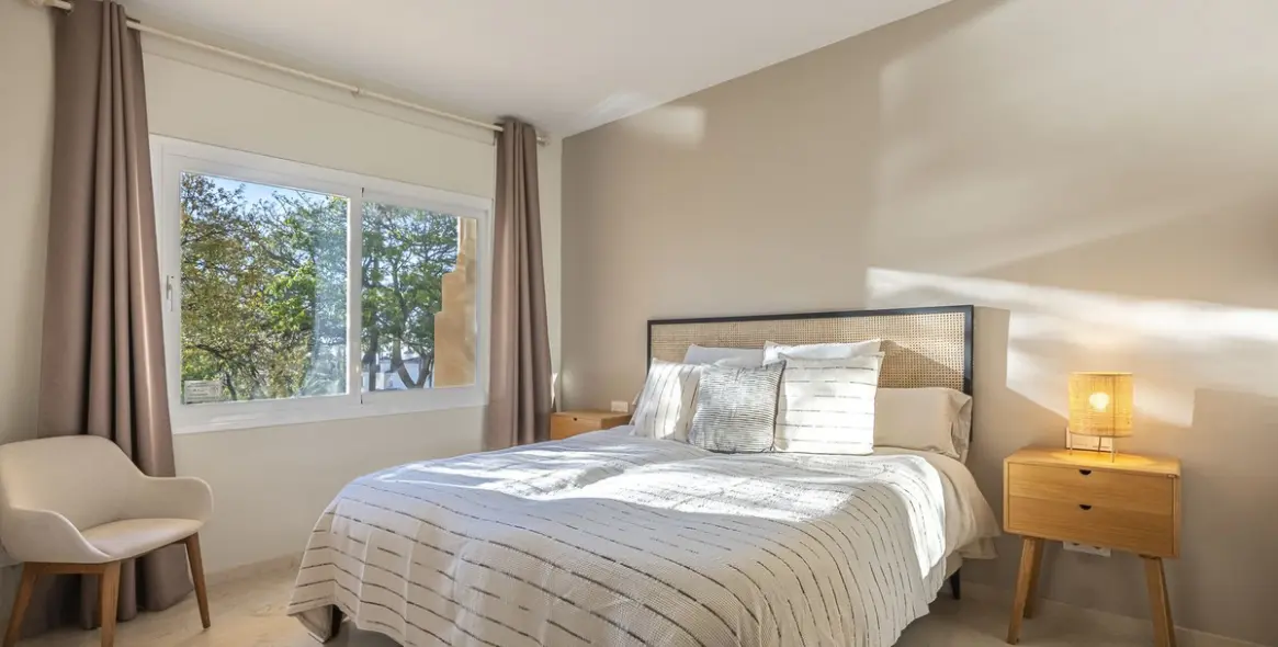 Продажа апартаментов на среднем этаже в Elviria 14