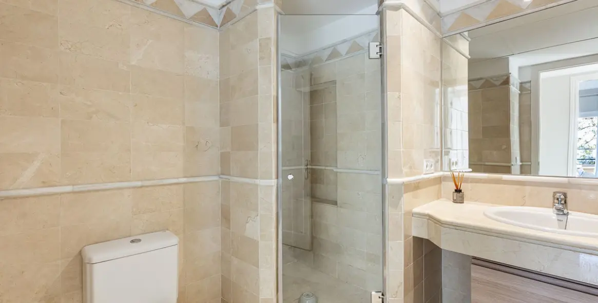 Продажа апартаментов на среднем этаже в Elviria 19