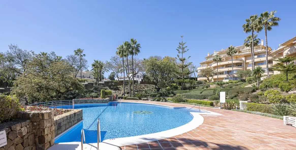 Продажа апартаментов на среднем этаже в Elviria 20