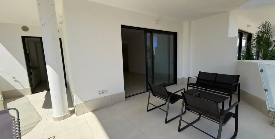 Sale of middle floor apartment in Fuengirola 13