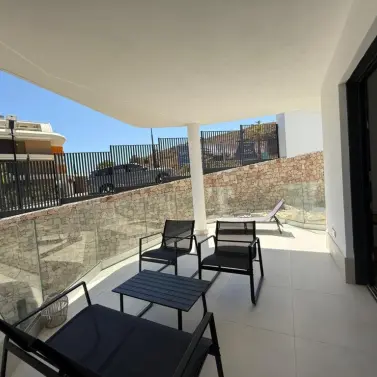 Sale of middle floor apartment in Fuengirola