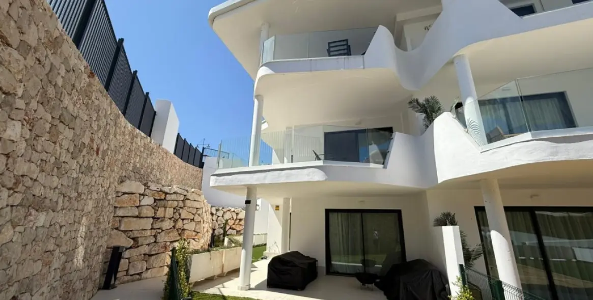 Sale of middle floor apartment in Fuengirola 4