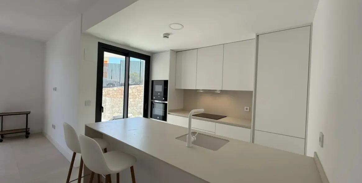 Sale of middle floor apartment in Fuengirola 5