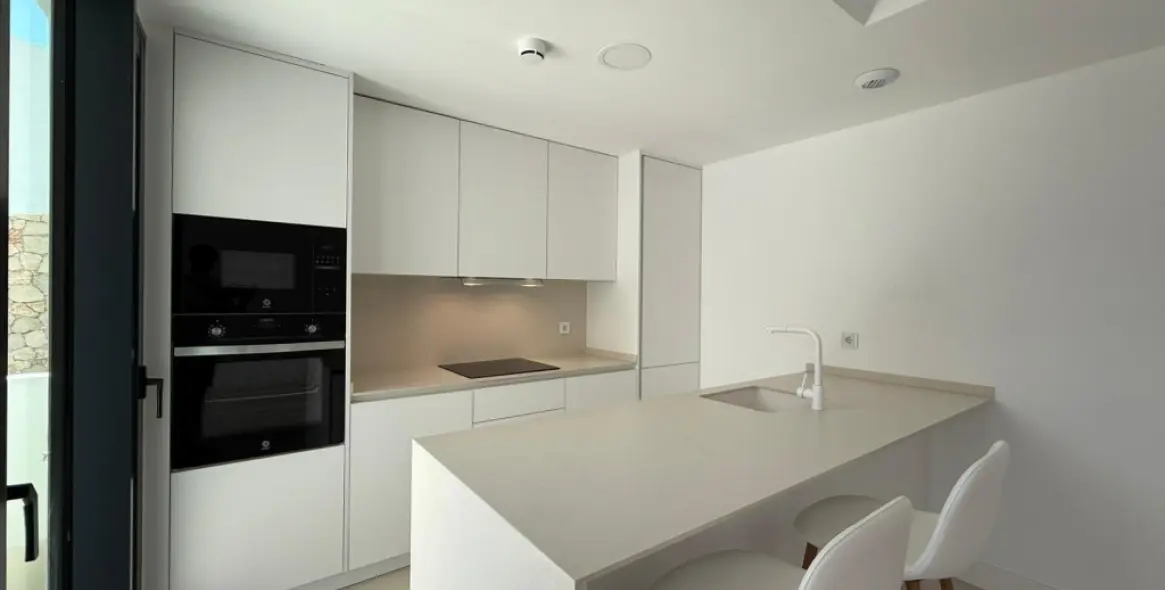 Sale of middle floor apartment in Fuengirola 15