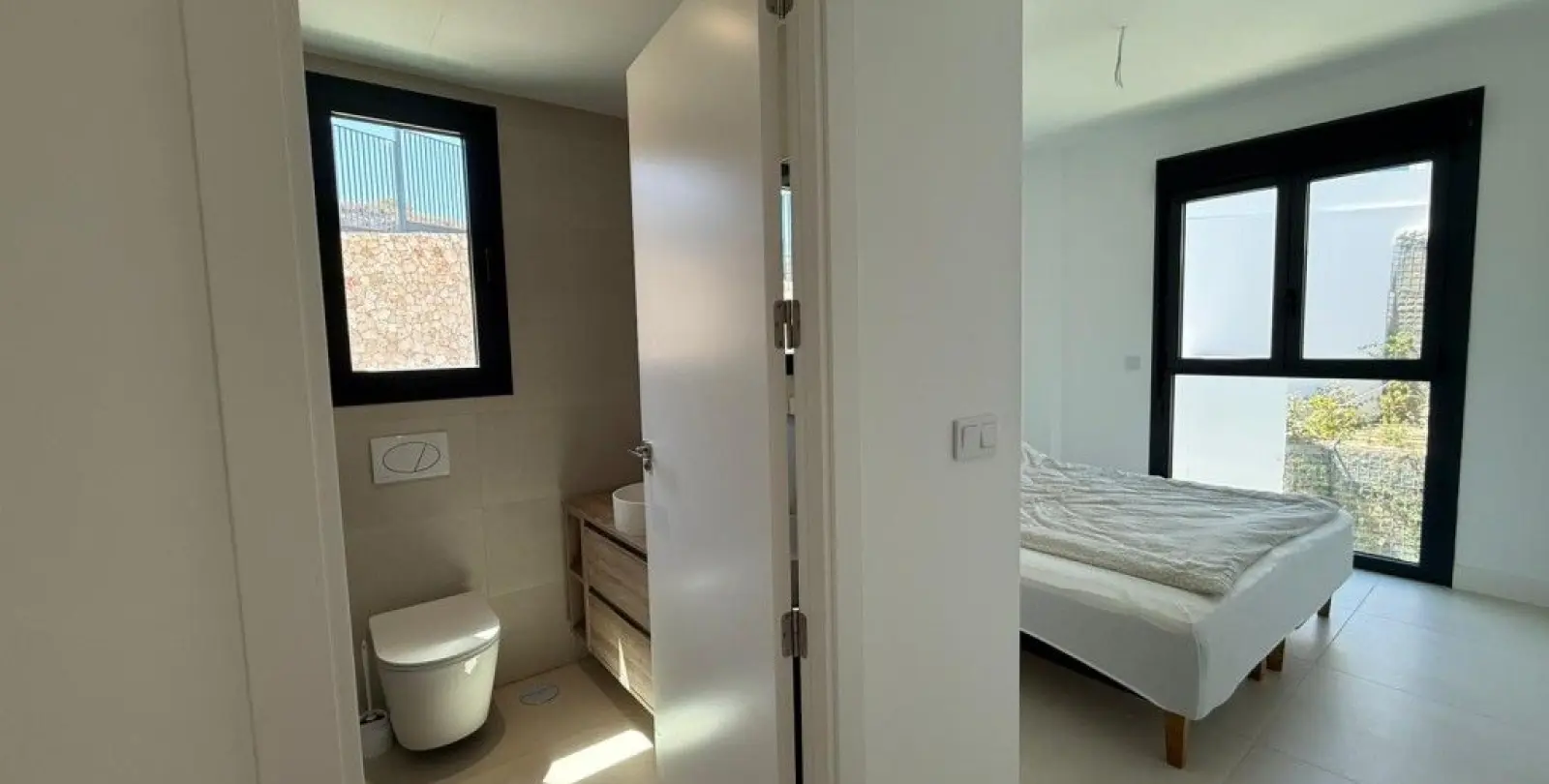 Sale of middle floor apartment in Fuengirola 23