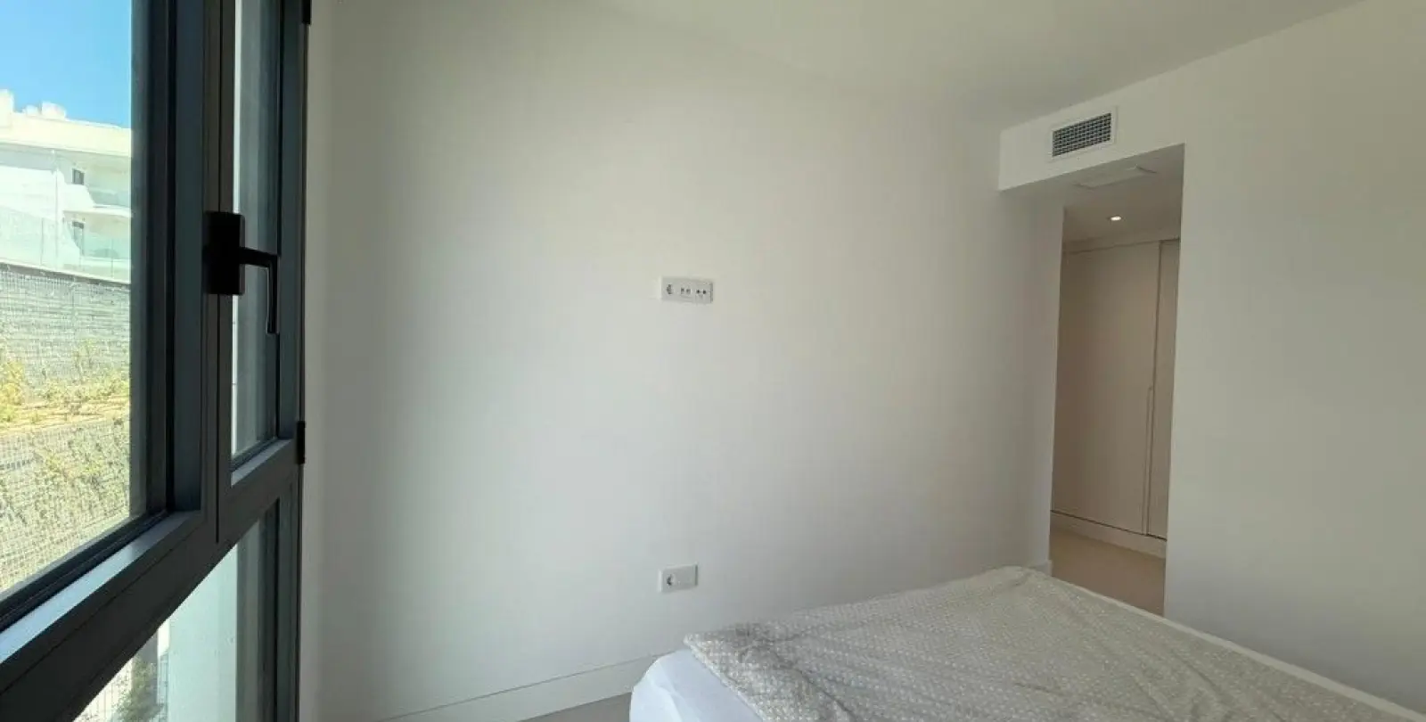 Sale of middle floor apartment in Fuengirola 24