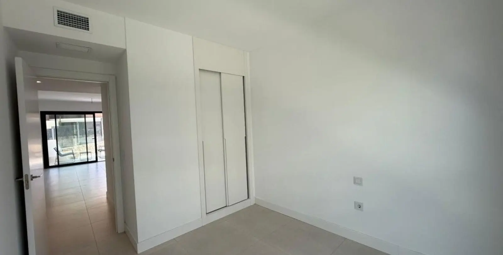 Sale of middle floor apartment in Fuengirola 25