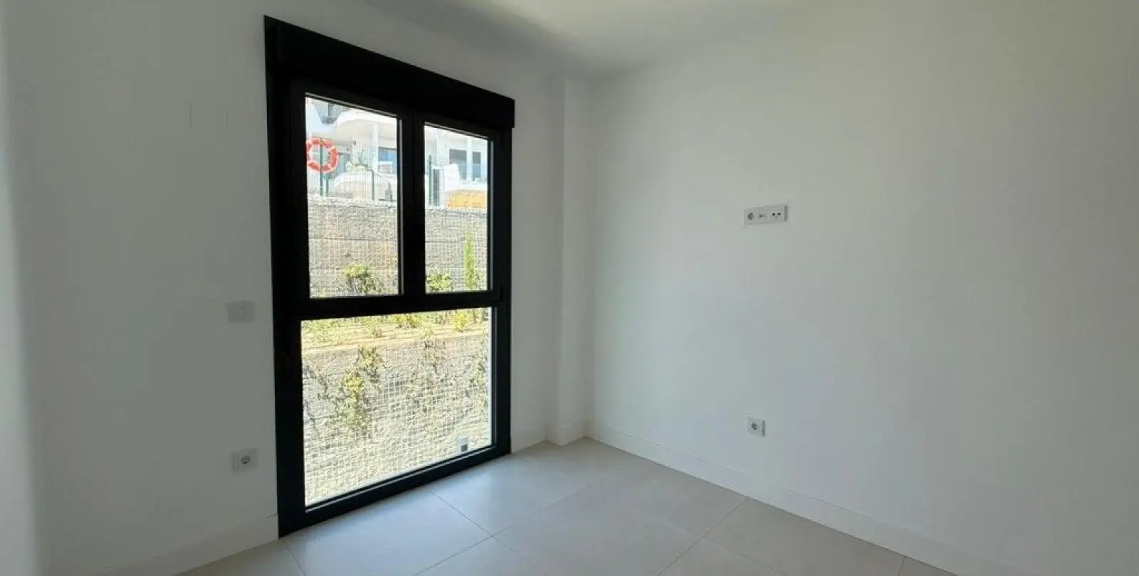 Sale of middle floor apartment in Fuengirola 26