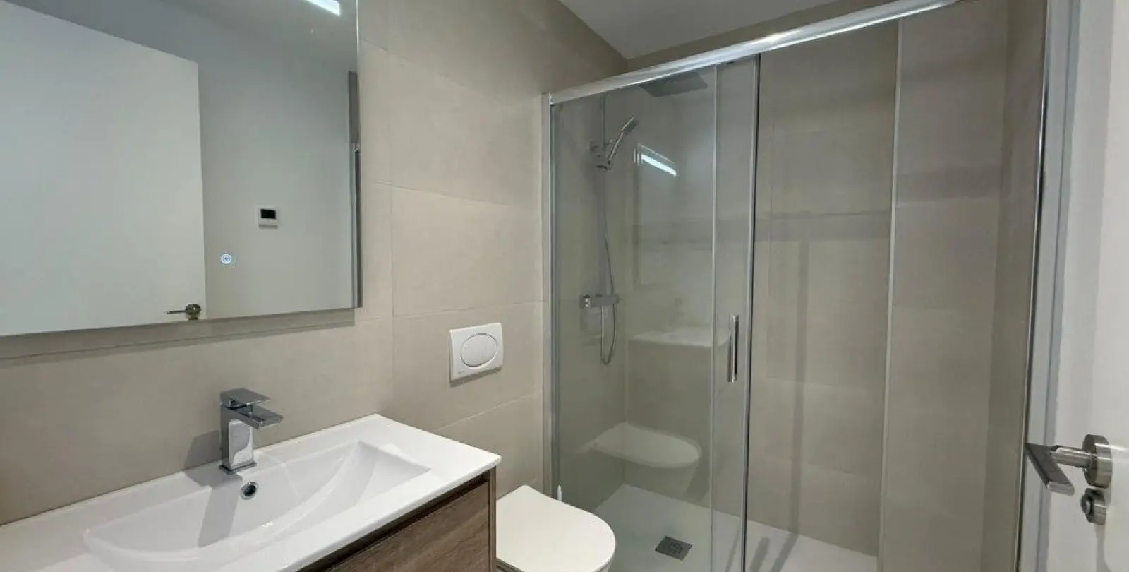 Sale of middle floor apartment in Fuengirola 28