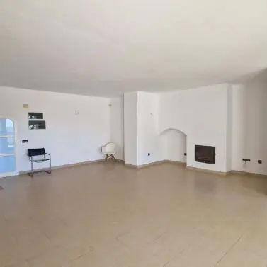 Продажа апартаментов на среднем этаже в Benalmadena Costa