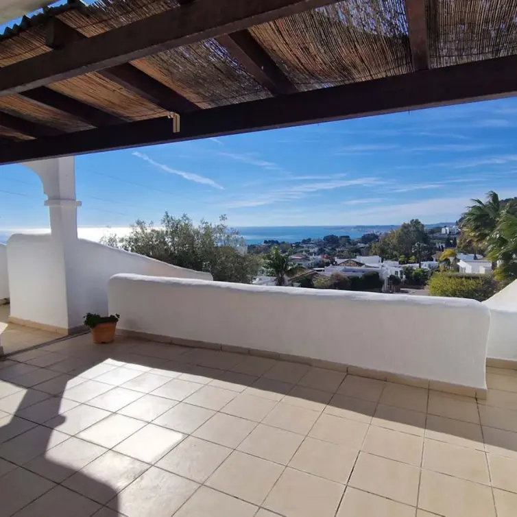 Sale of middle floor apartment in Benalmadena Costa